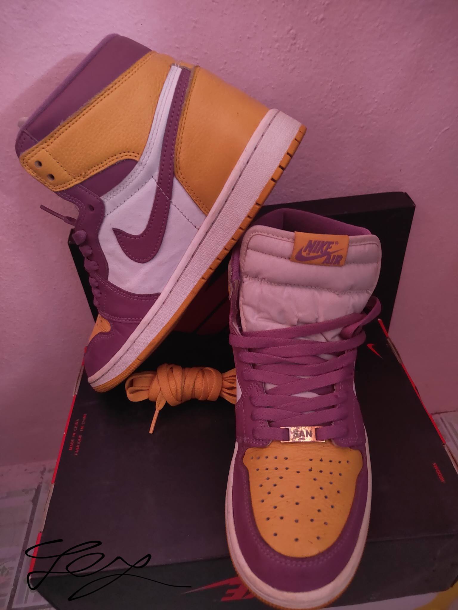 Nike Air Jordan 1 Retro High OG Brotherhood 2500.- รวมส่งครับ