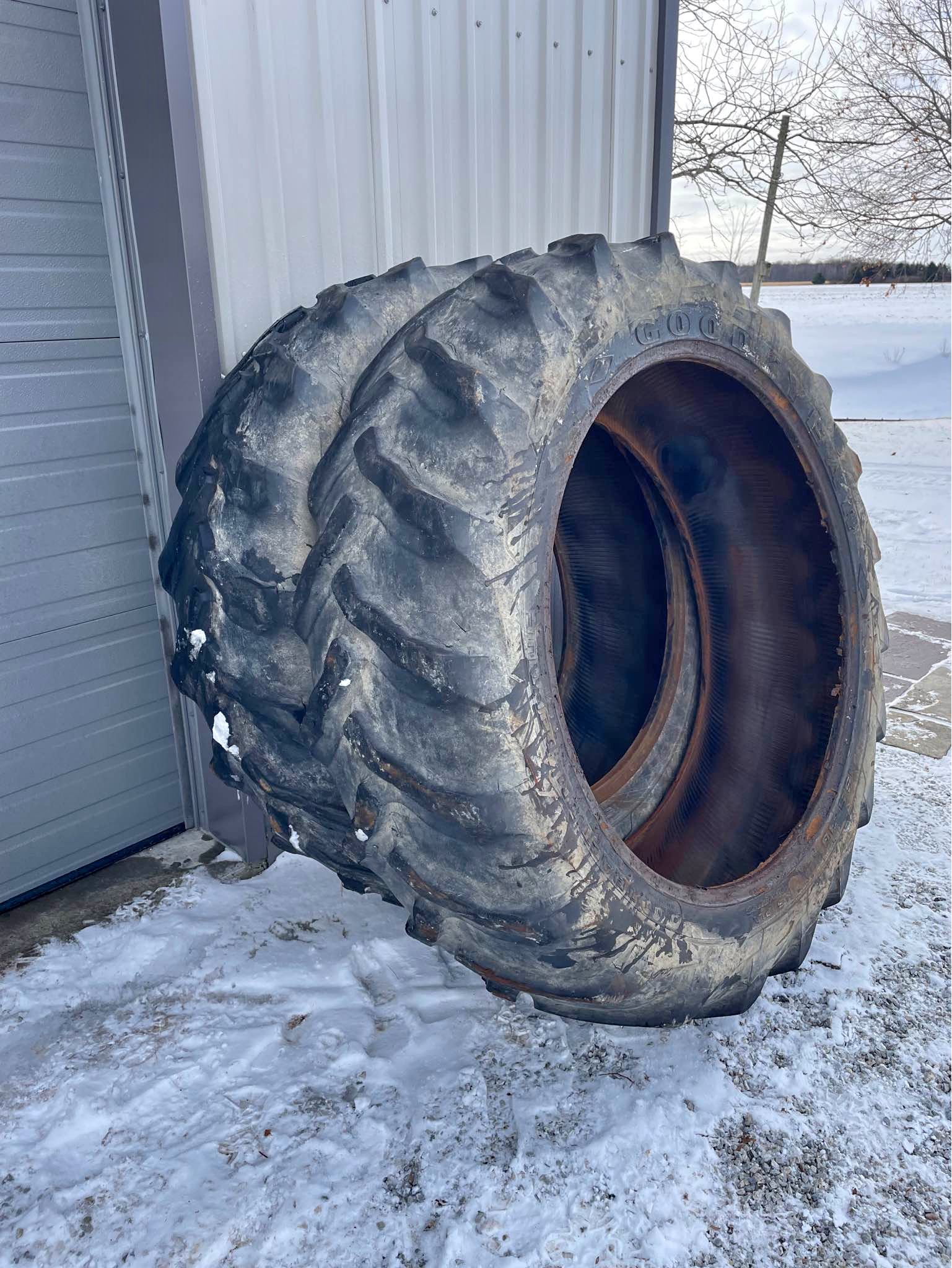Tractor tires for sale - Car Wheels, Tires & Parts - Petrolia, Ontario ...