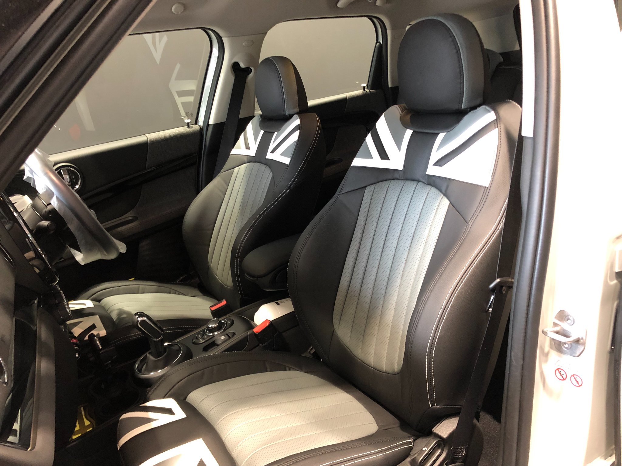 ?シートカバー装着事例? F60 cooper パークレーンユニオンジャック 