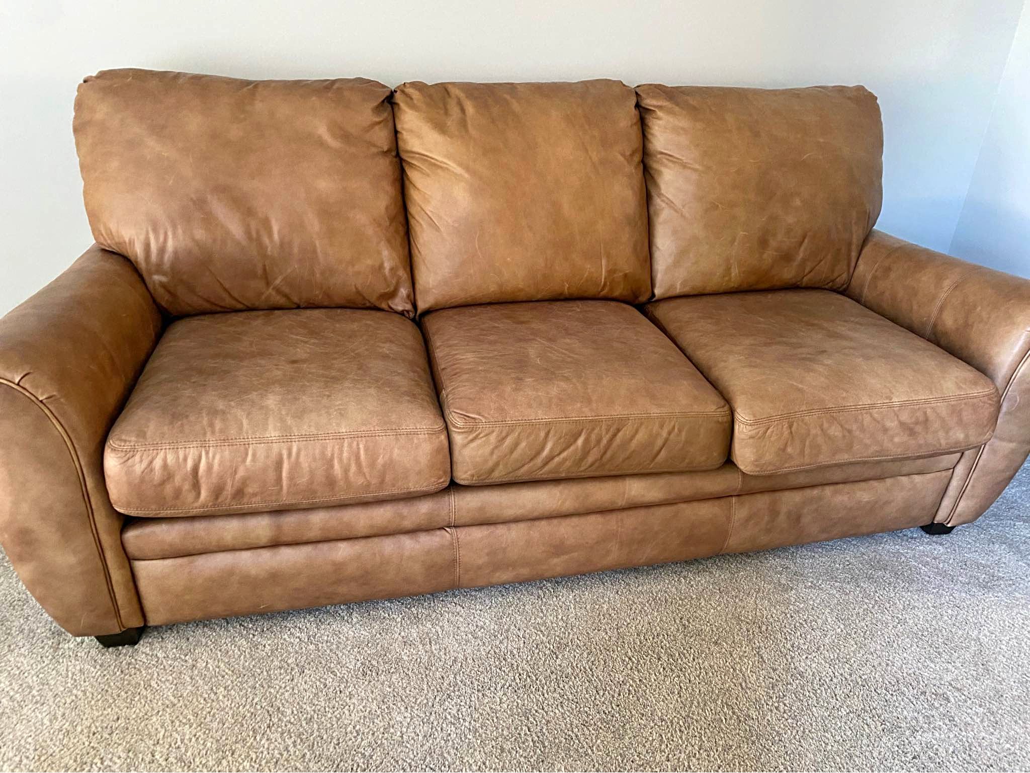 Gently Used Leather Couch - Sofas, Loveseats & Sectionals - O'Fallon