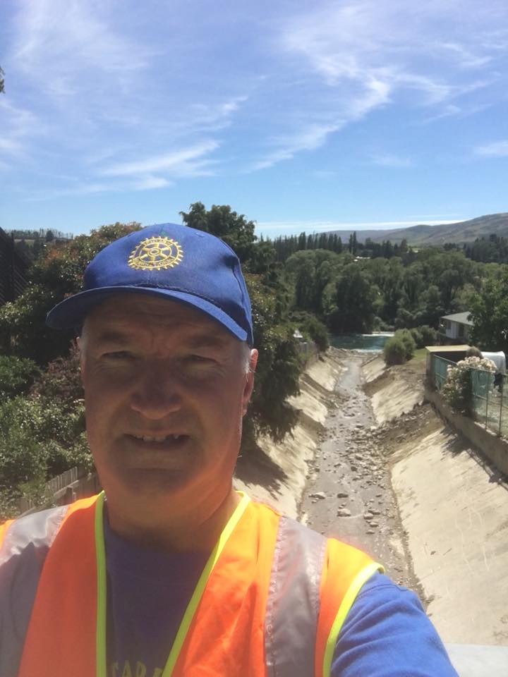 Alex in action in Roxburgh.... - Rotary Club of Dunedin South