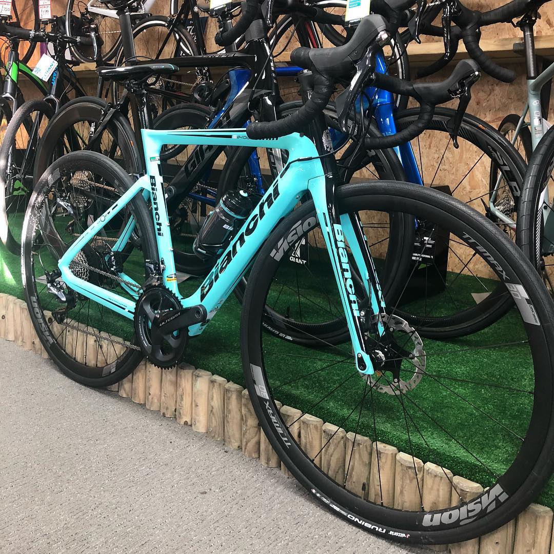 bianchi aria e road bike E-Road Ultegra e-bike refurbished Aria e-road combines the celeste
