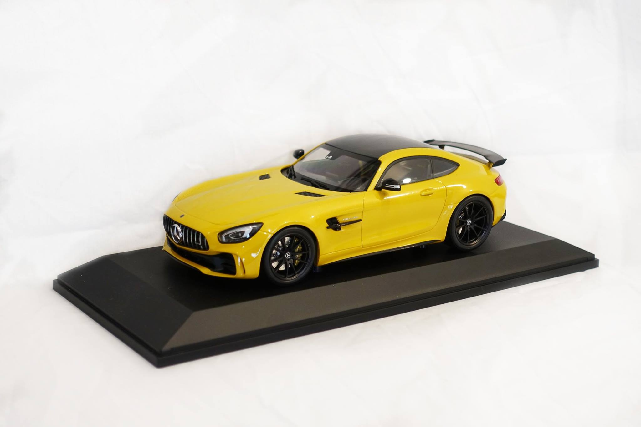 Finally it is here! The 1:18 Mercedes-AMG GT R is now available in