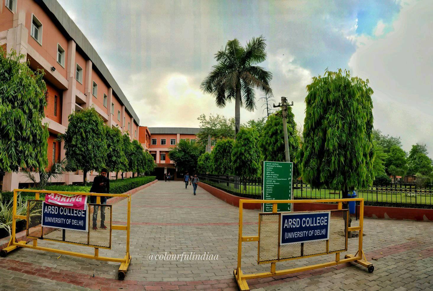 Atma Ram Sanatan Dharma College | Delhi
