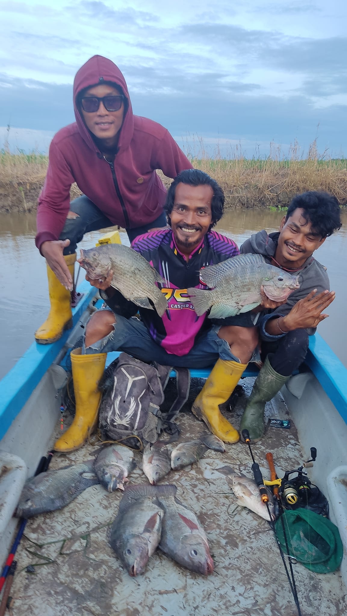 Bang boy fishing
