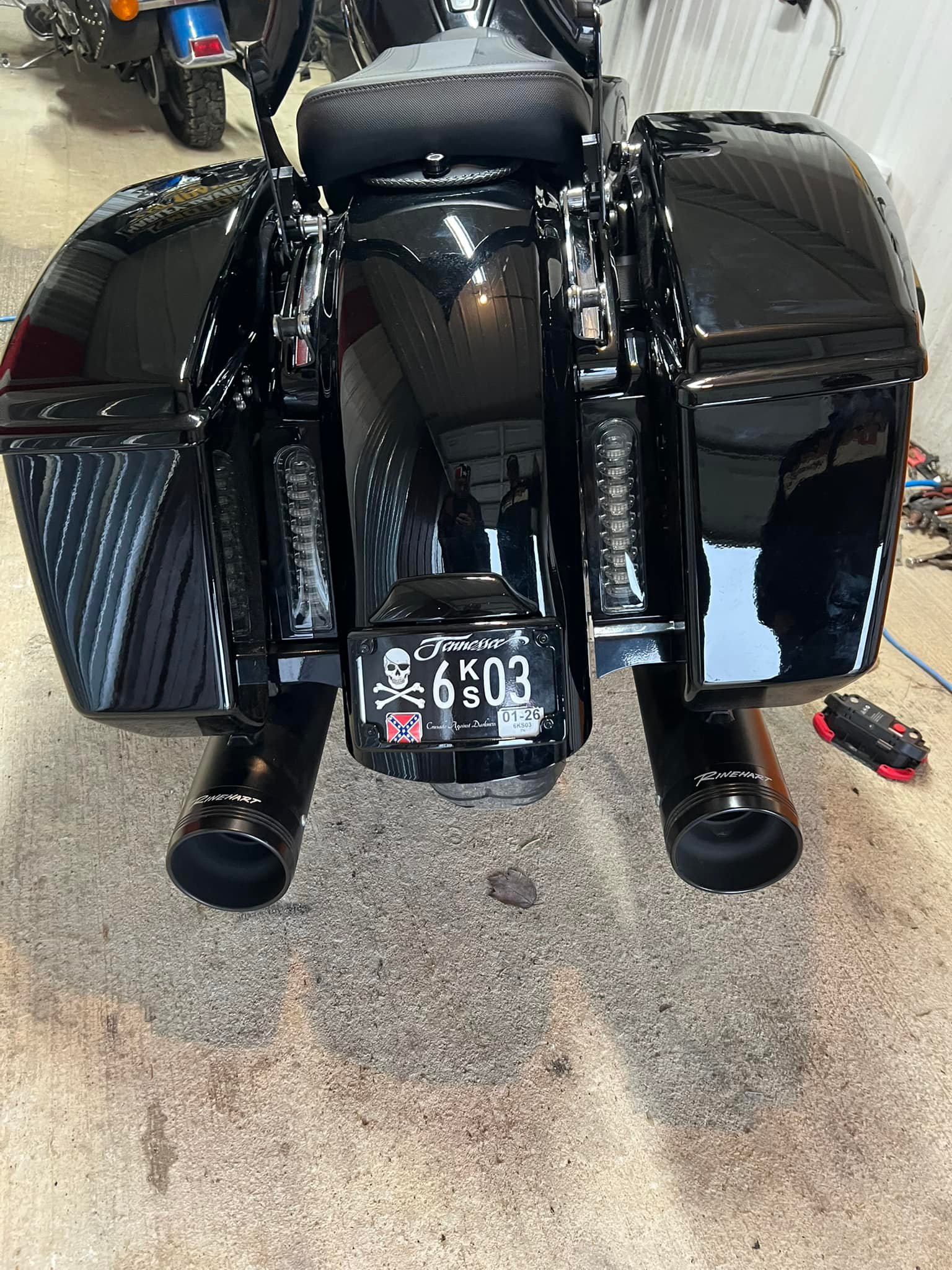 Bagger Dual LED Light Strips Rear Fender Stop, Turn Signals & Parking Lights Harley Davidson – Baggers Bags – Extended Stretched Saddlebags | Harley Davidson Custom Baggers Parts