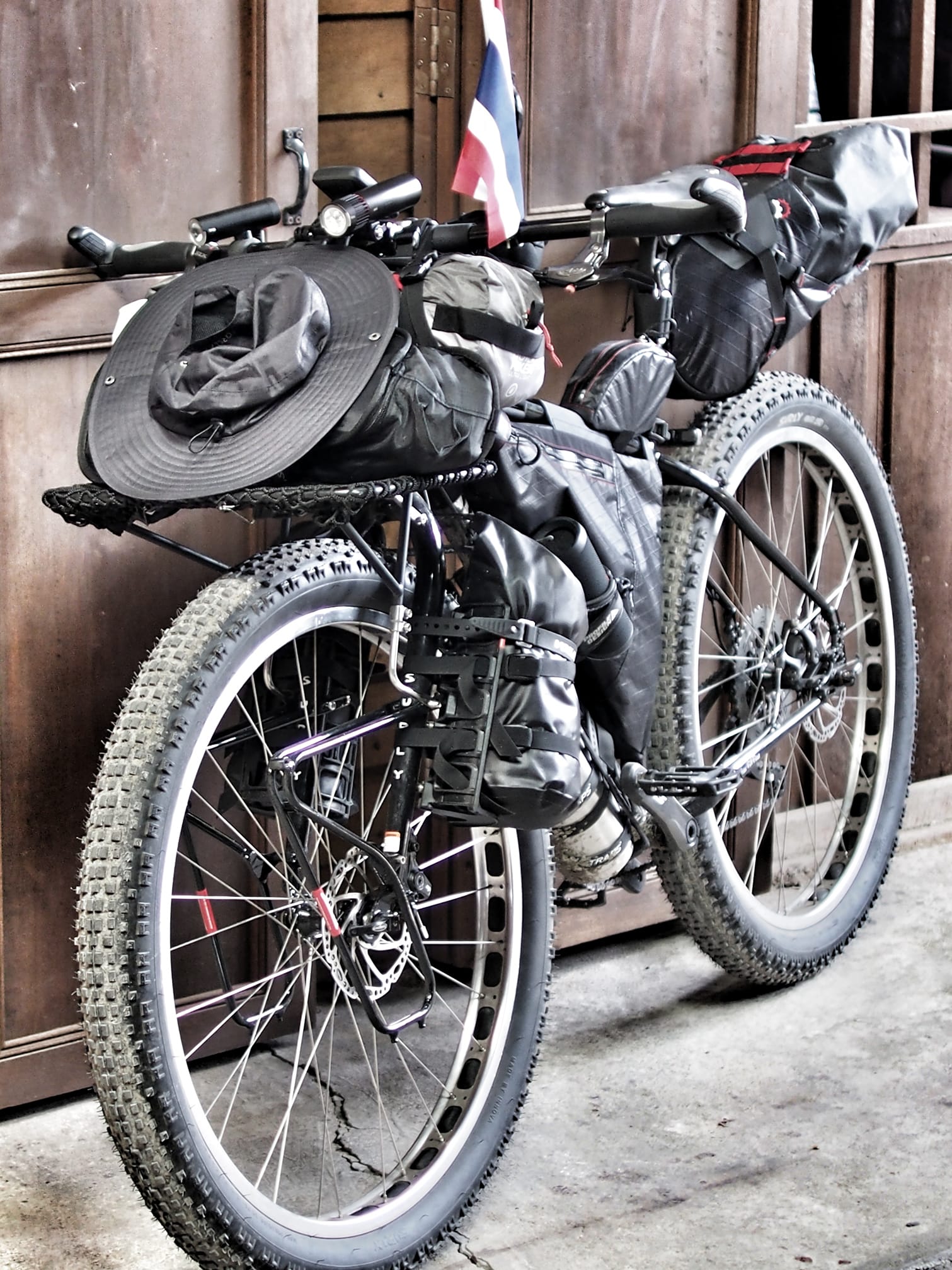 Surly - R u Ready???? เตรียมรถ และสัมภาระ พร้อมกันหรือยังคะ ปั่นไต่เขา ...
