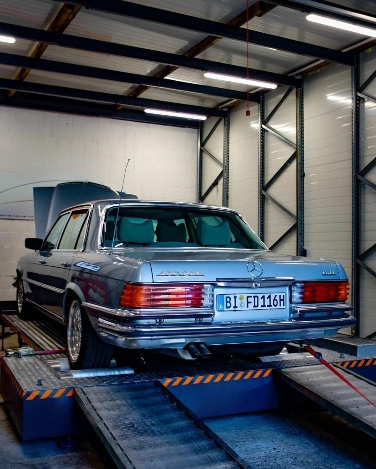 Mercedes Benz 450 SEL • 60th Anniversary Kabaya Japan Edition