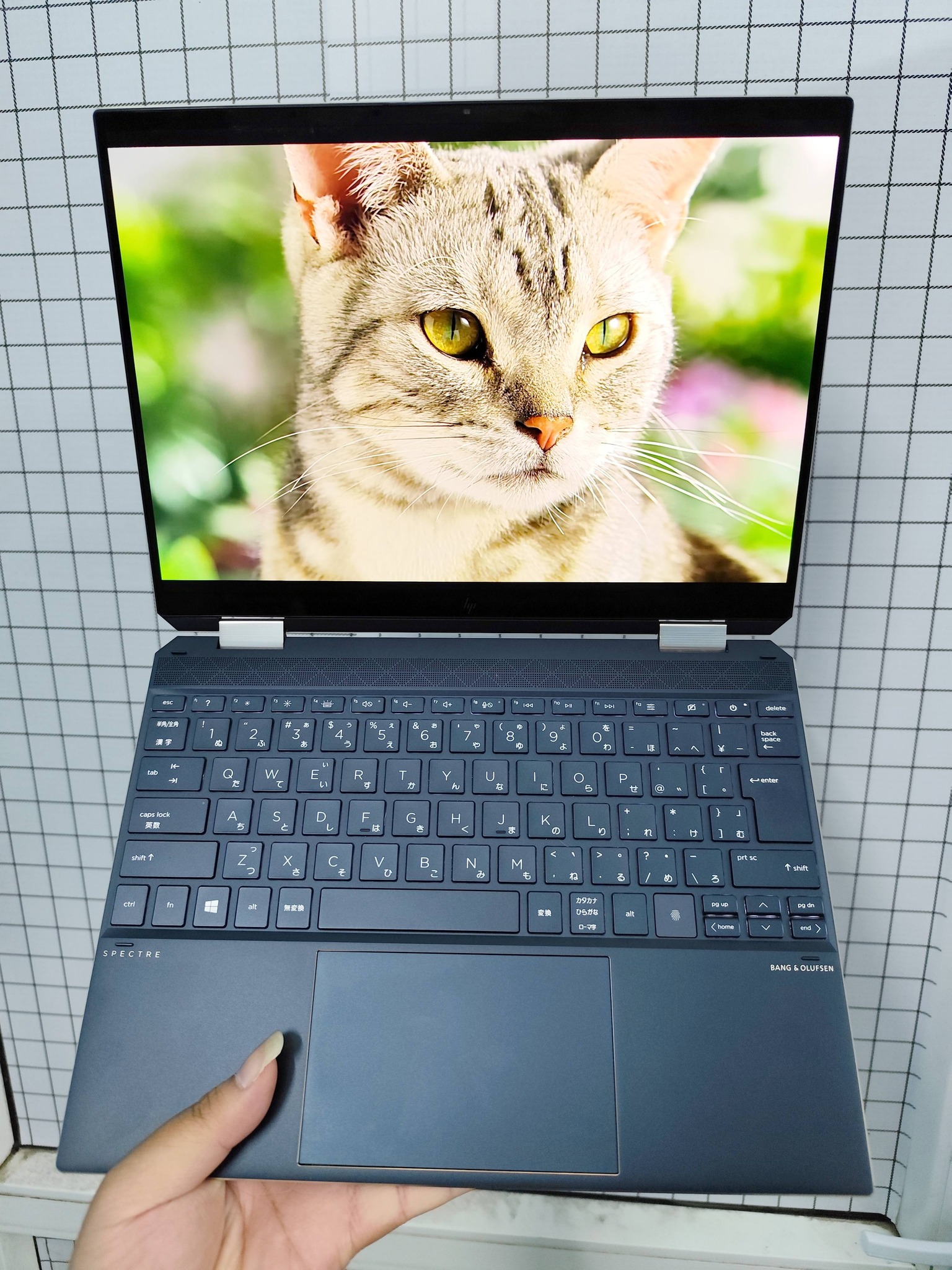 ? HP Spectre x360 14-EA – Màn OLED 3K, siêu cao cấp