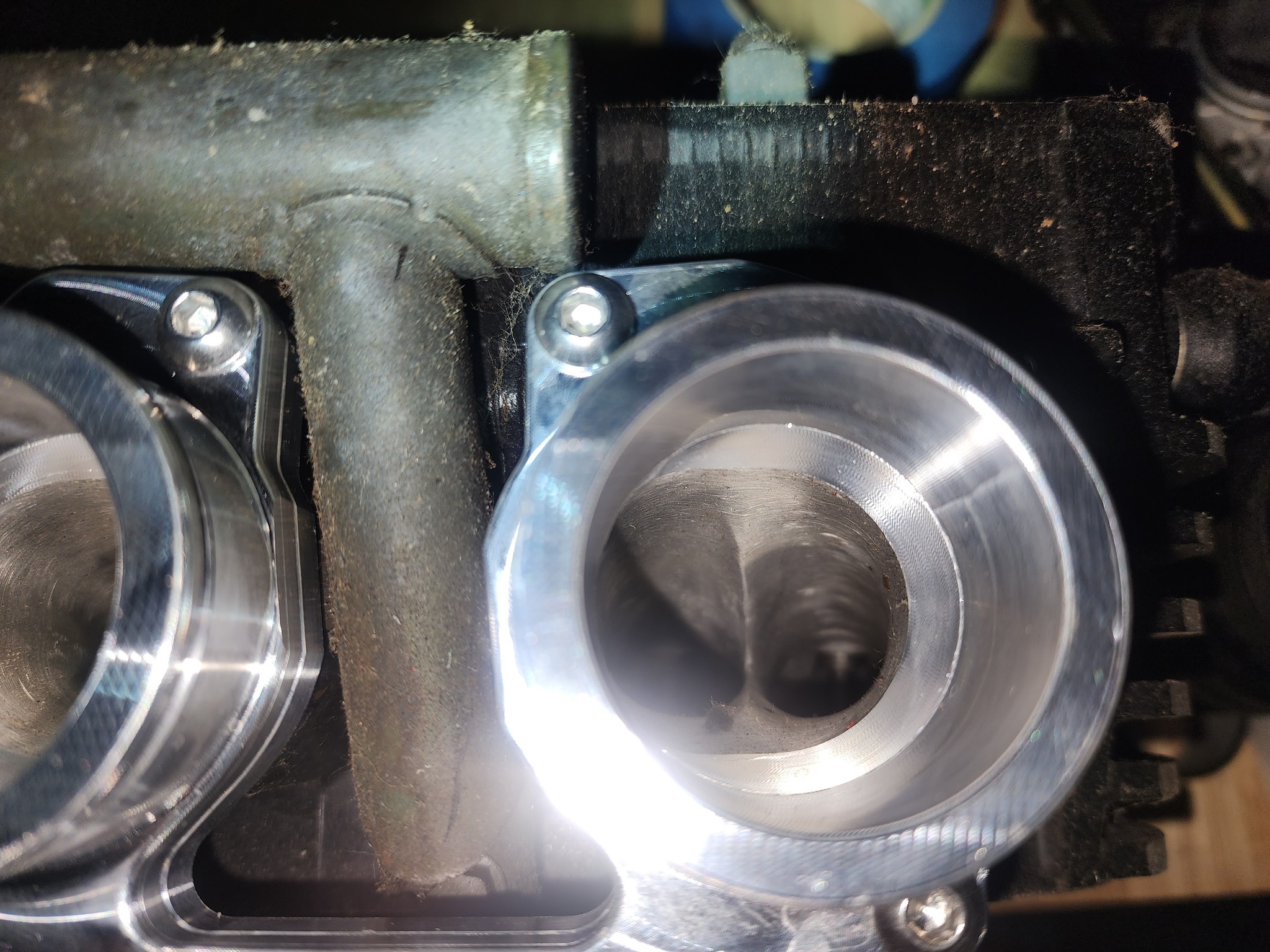 Kawasaki ZRX fuel injection conversion intake manifolds now available