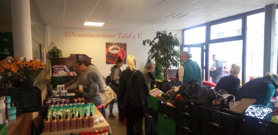 Der Im Tafelcafe Organisierte Flohmarkt Neumunsteraner Tafel