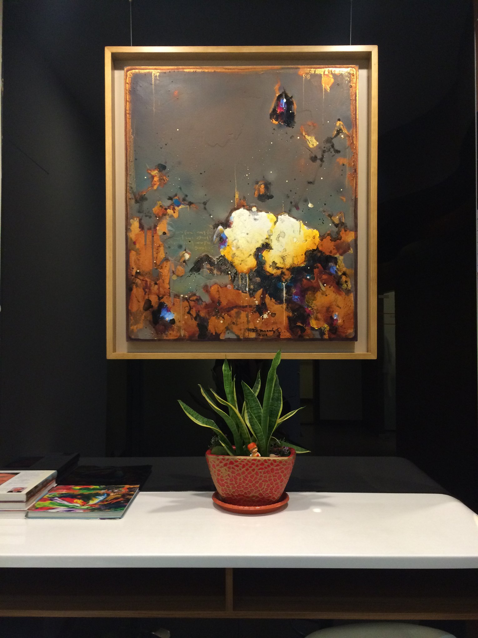 Modern - 藝術融入空間展現其珍貴價值，雅典設計與作品規劃為建築注入更多元和層次感，徜徉其中流動譜寫生活的幸福記憶 藝術家：嚴超 ...