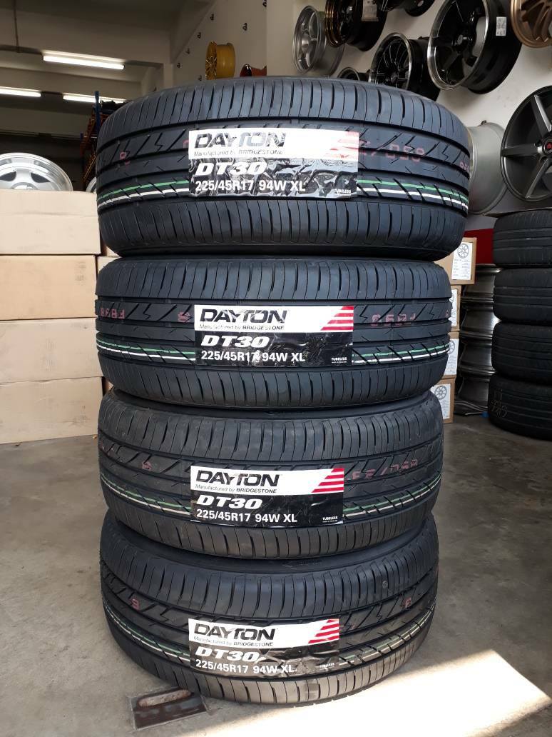 DAYTON DT30 225/45R17 <<MANUFACTURED BY BRIDGESTONE Tq member