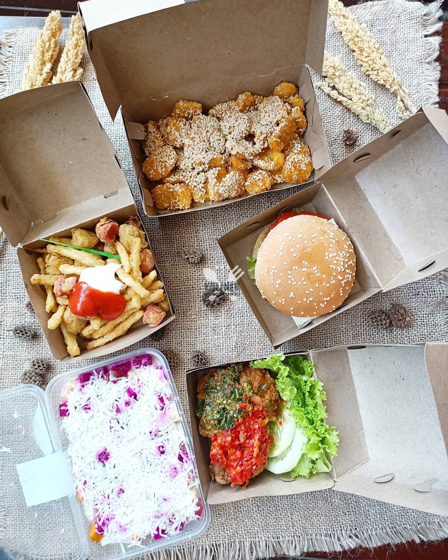 Menu Makan Paket Komplit by... - Kuliner Trenggalek | Facebook