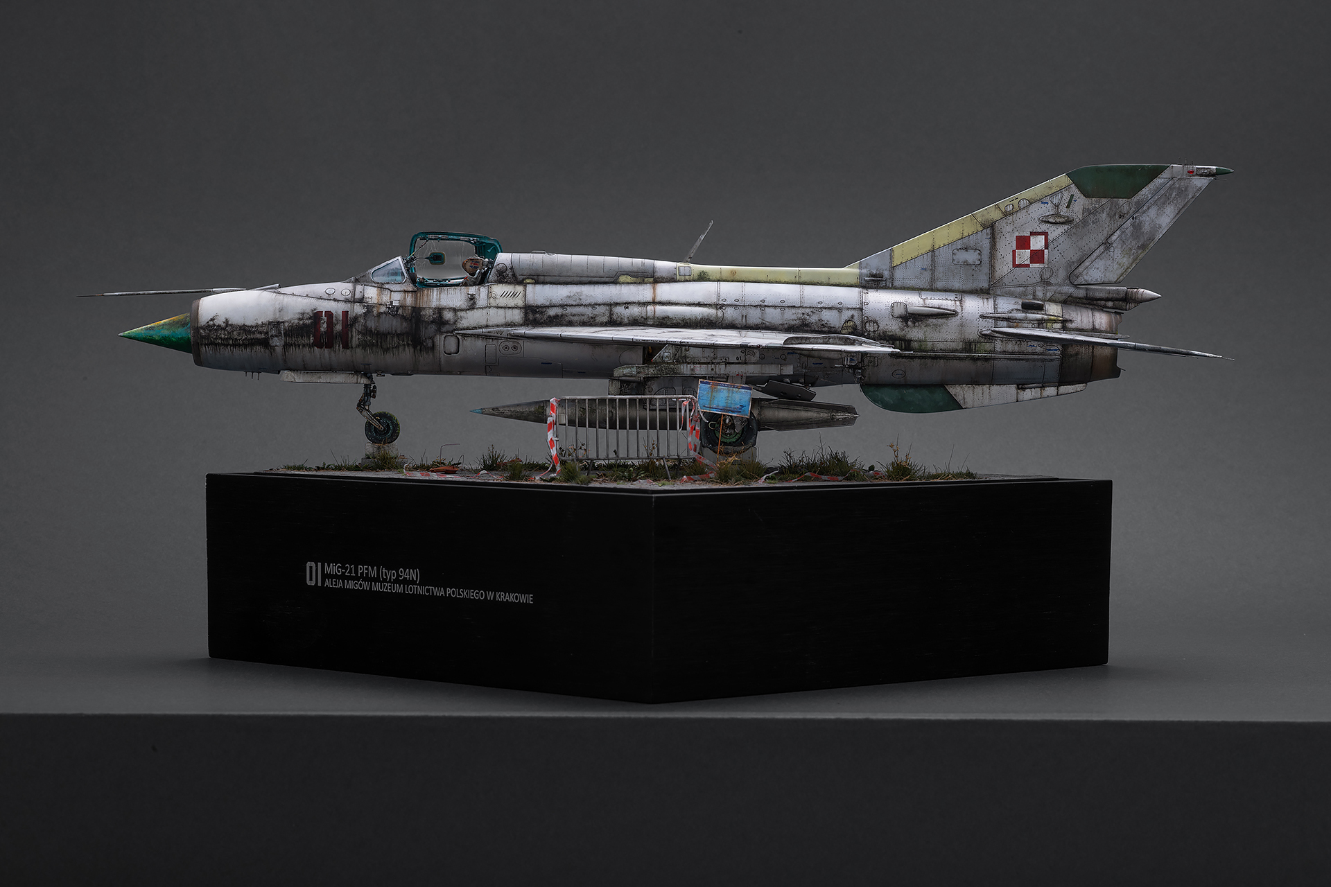 Mikoyan Gurevich Mig-21PFM - AK Interactive 1/48