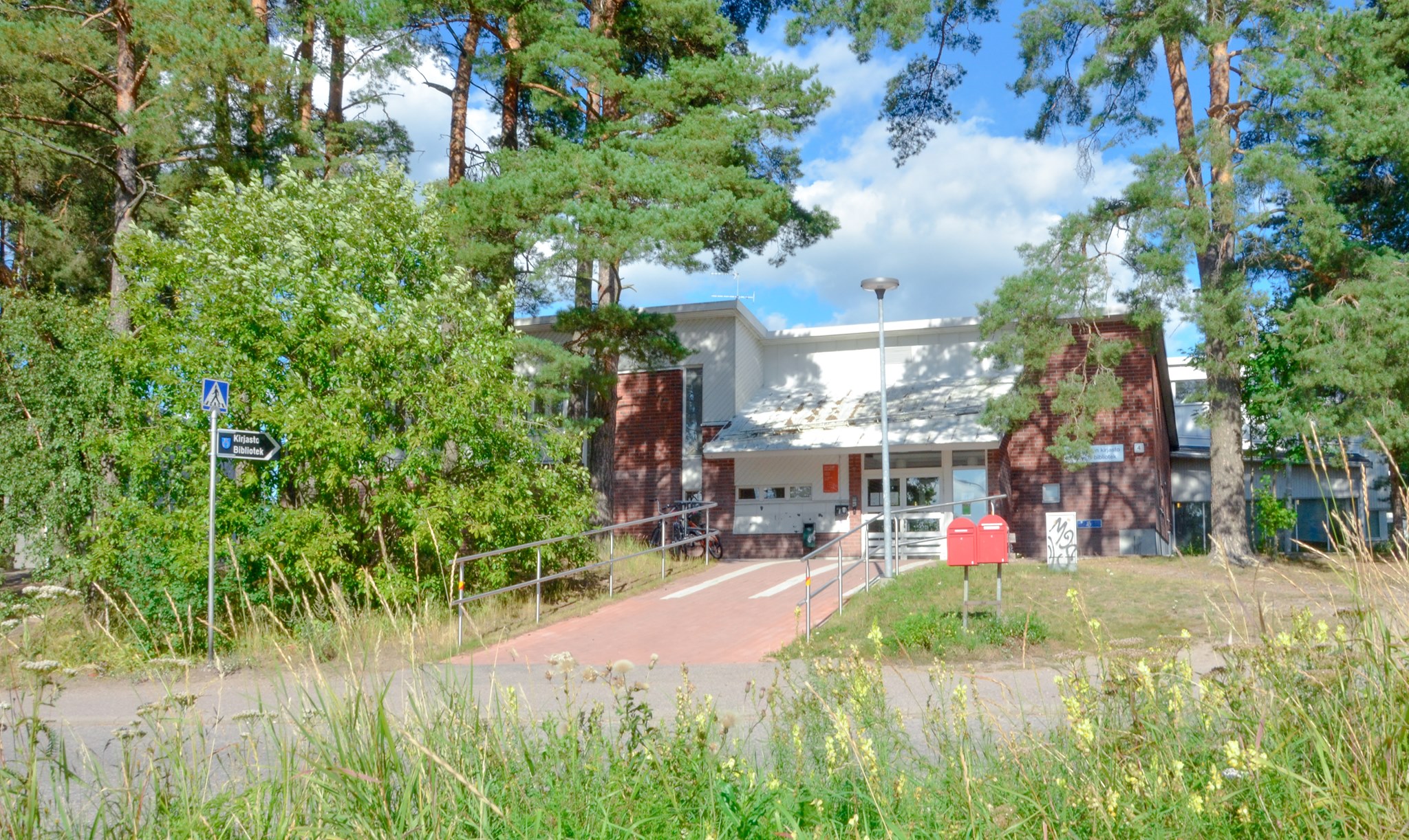 Tapiolan kirjasto - Hagalunds bibliotek - Tapiola library added a new ...