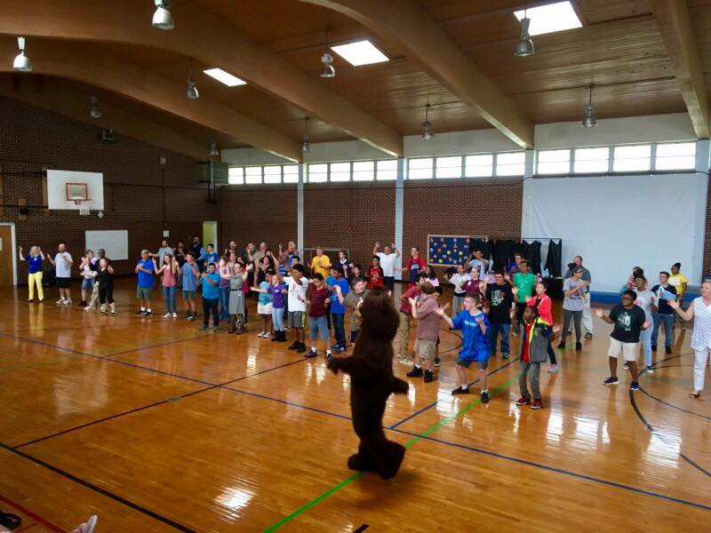 Students and staff... - North Carolina School for the Deaf