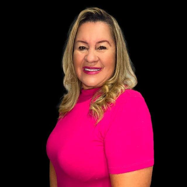 Adélia Fiúza Ribeiro | Facebook