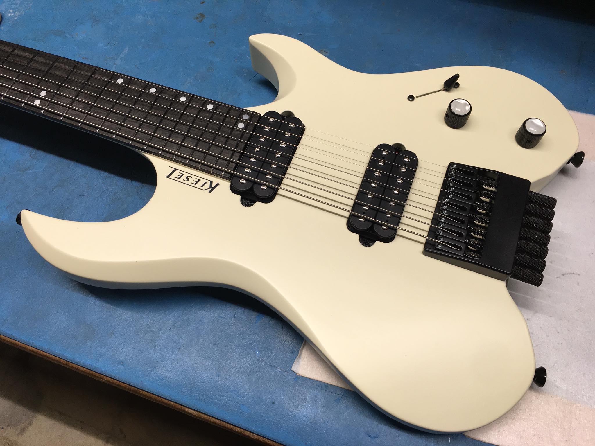A nice simple Vader 7 string.