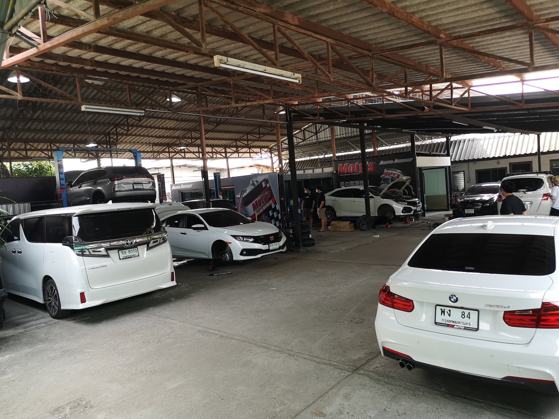 สวัสดีวันเสาร์ #AutoAddict... - Auto Addict Thailand | Facebook
