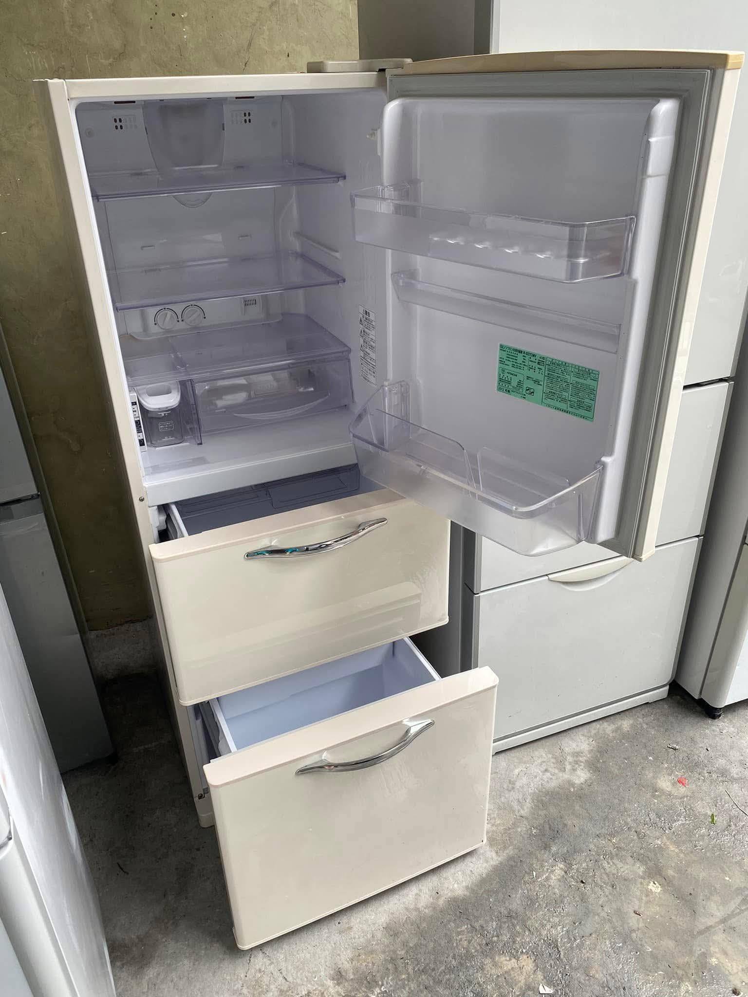 Hitachi 3 doors with automatic ice maker