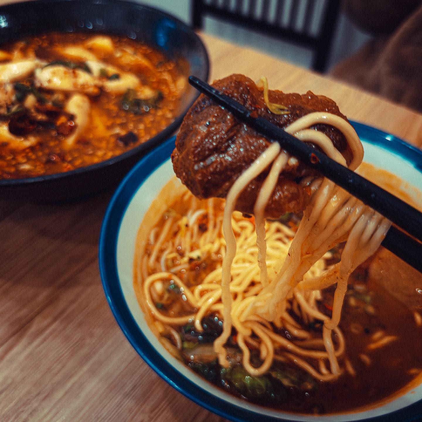 一堆毛 - 錦州街內麻辣美食～ 只是中辣而已就真的很辣 老闆有強調 他們中辣有放朝天椒 所以要注意！...