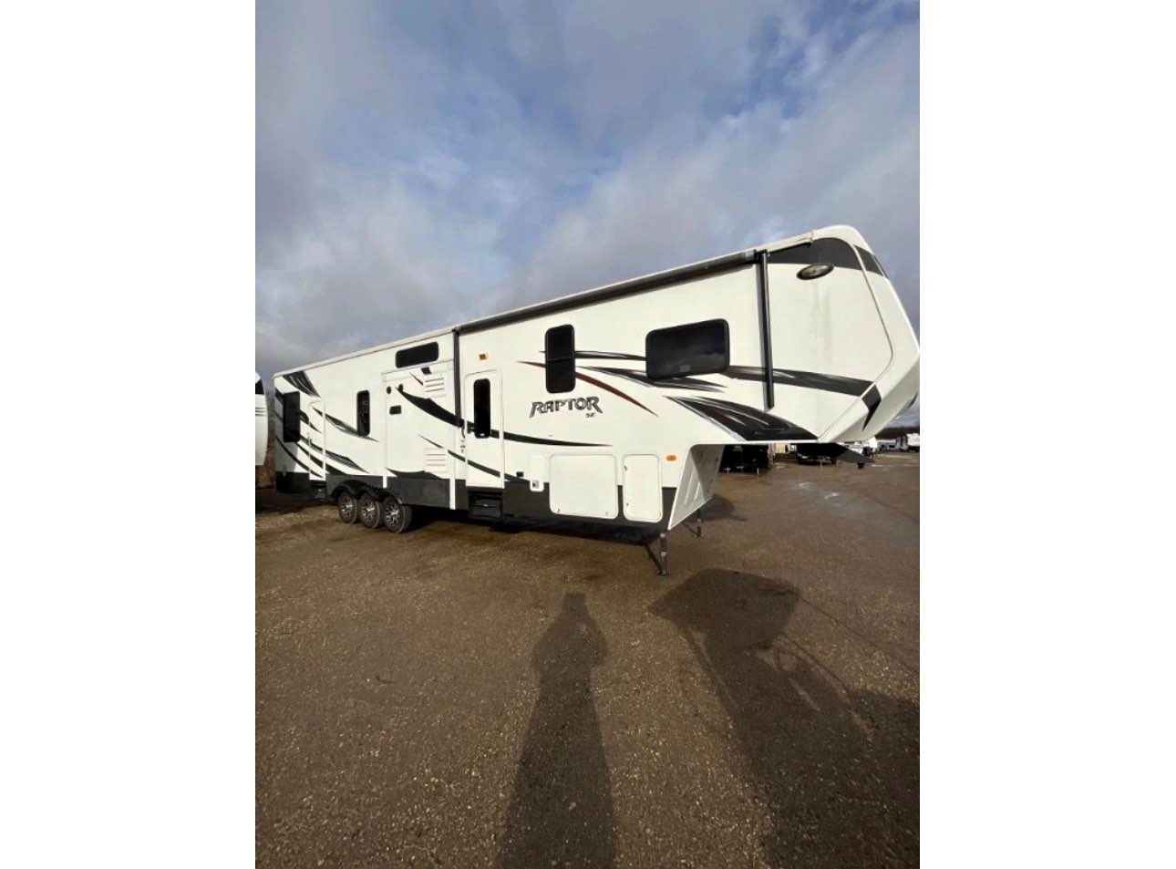 2014 Keystone Raptor 377SE TOY HAULER - RVs & Campers - Elkhorn ...