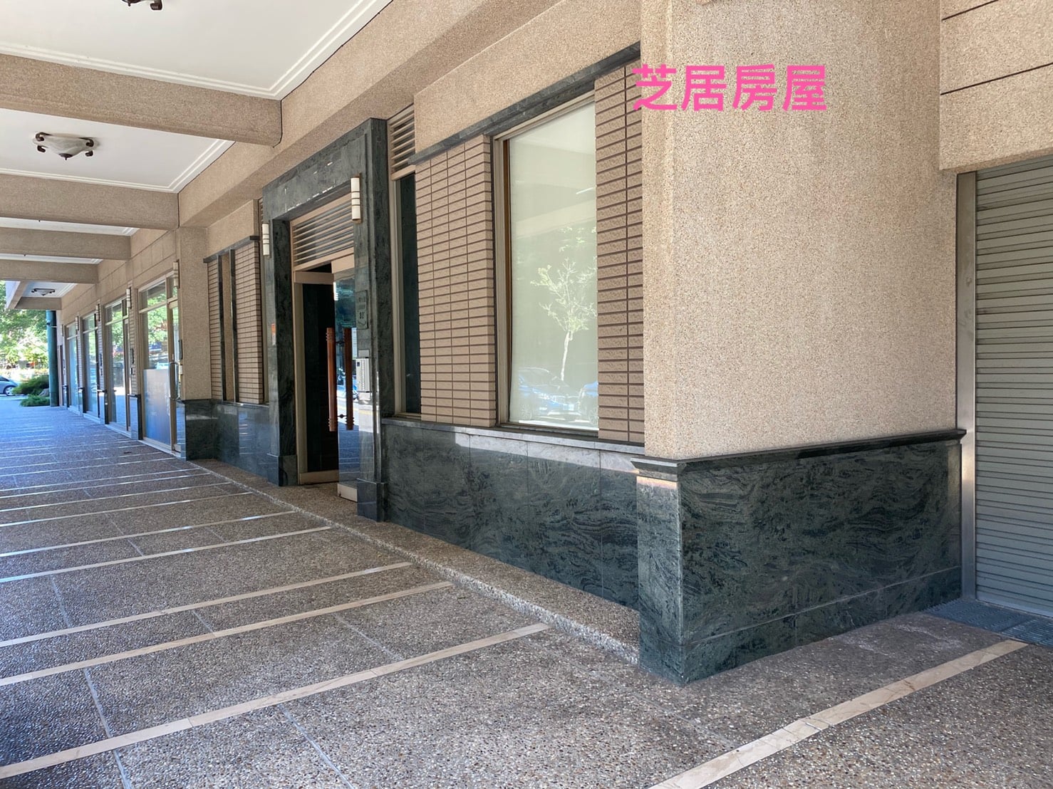 芝居房屋 龍寶雅集臻邸 4改3房 視野戶 車位新光三越 秋紅谷 逢甲商圈 地段極佳 Facebook