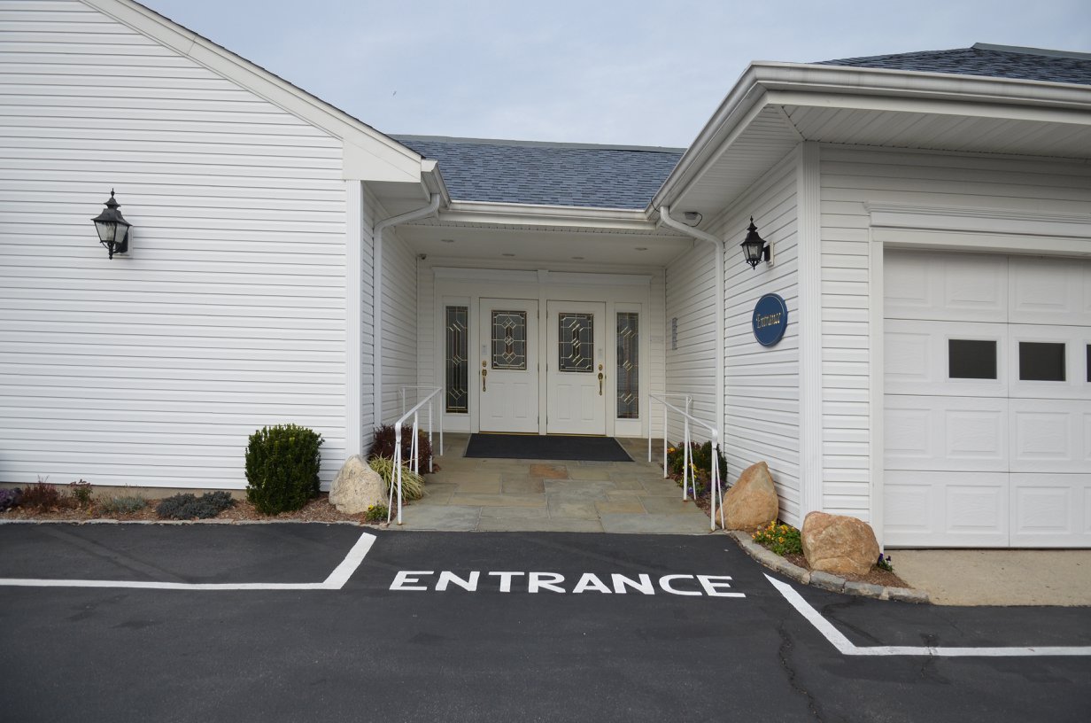 Brueggemann Funeral Home of East Northport | East Northport NY