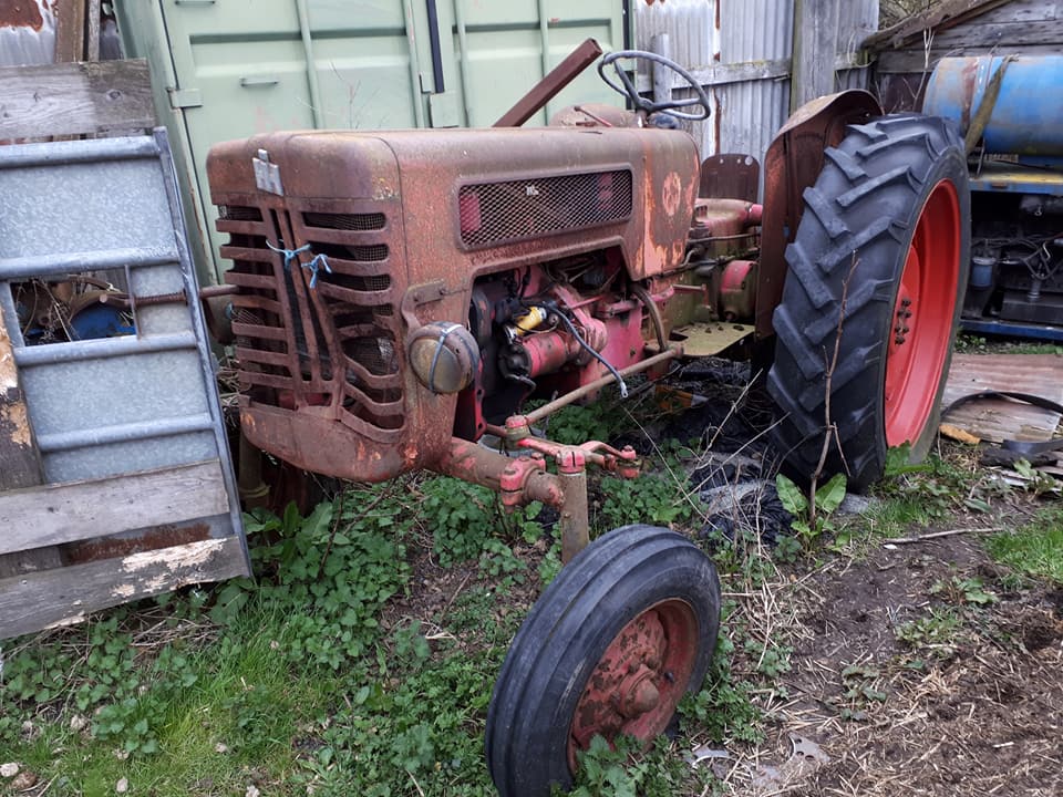 INTERNATIONAL B275 HI... - Wheelies Vintage Tractor Spares
