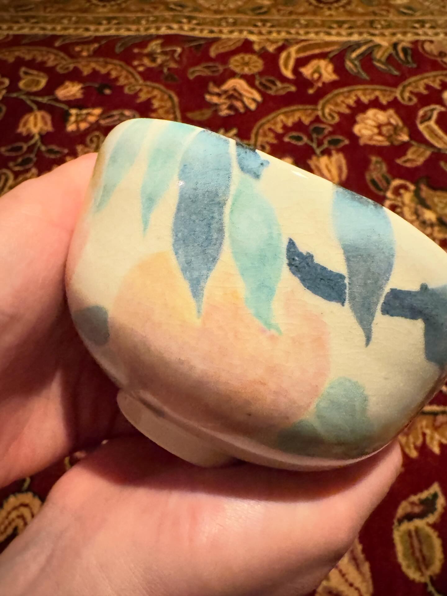 当代香齋作 ワラ灰釉 桃の絵茶碗/Polychrome peach tea bowl by the