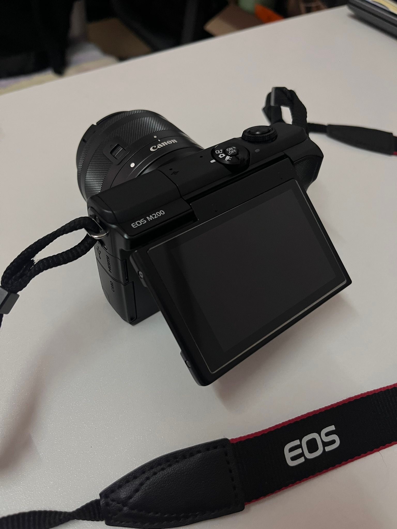 ขาย EOS M200 (EF-M15-45mm f/3.5-6.3 IS STM)