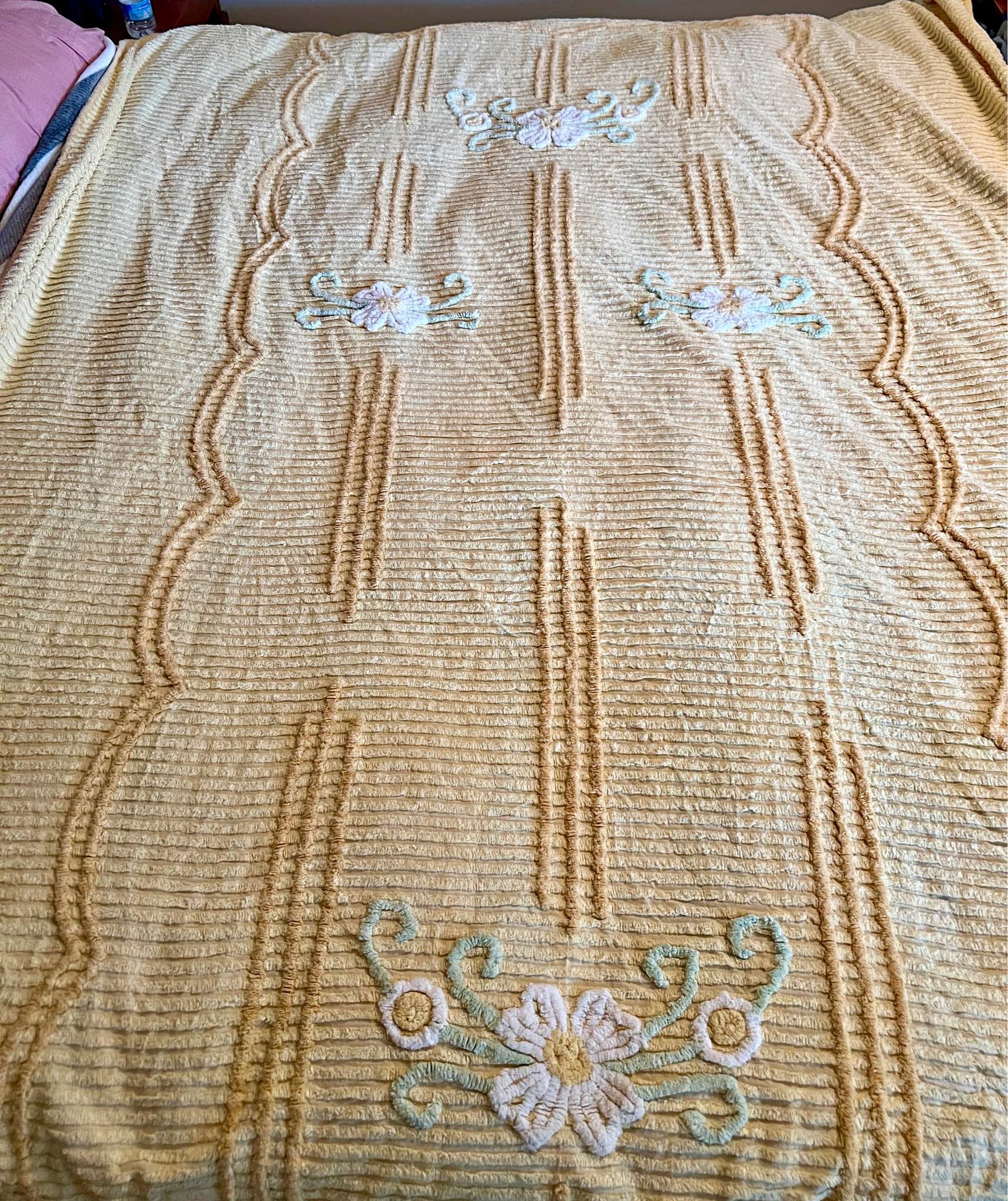 Rare Vintage Chenille Bedspread - Bedspreads, Quilts & Coverlets
