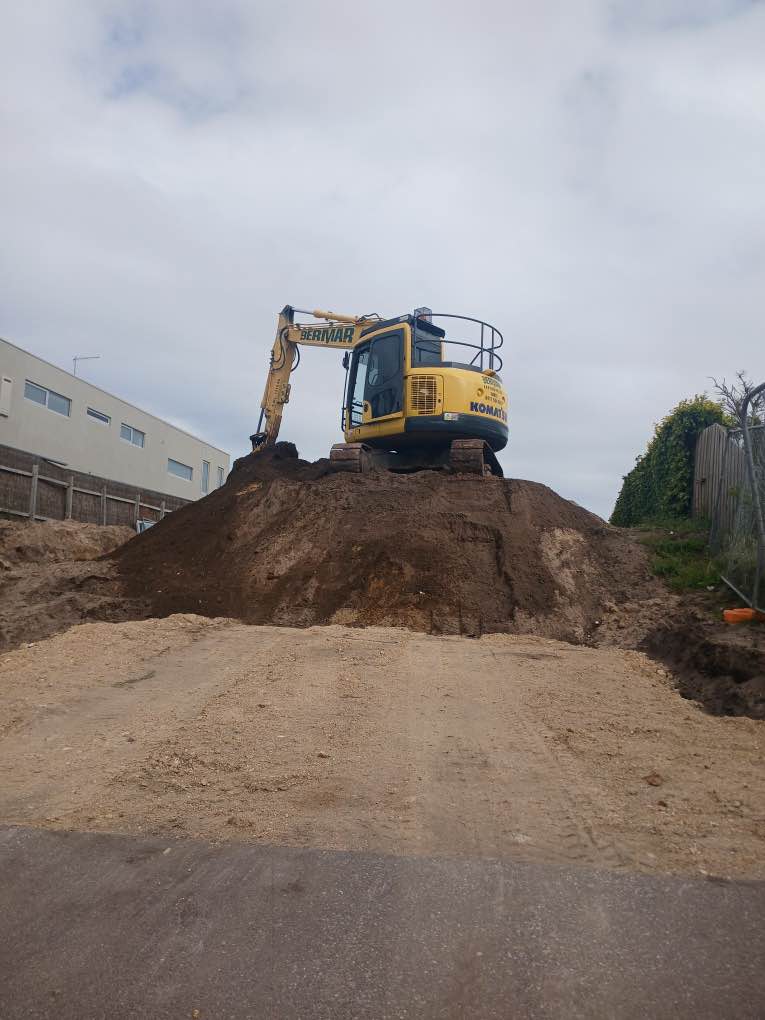 Fill, Clean sandy fill Blairgowrie - Commercial Trucks - Melbourne ...