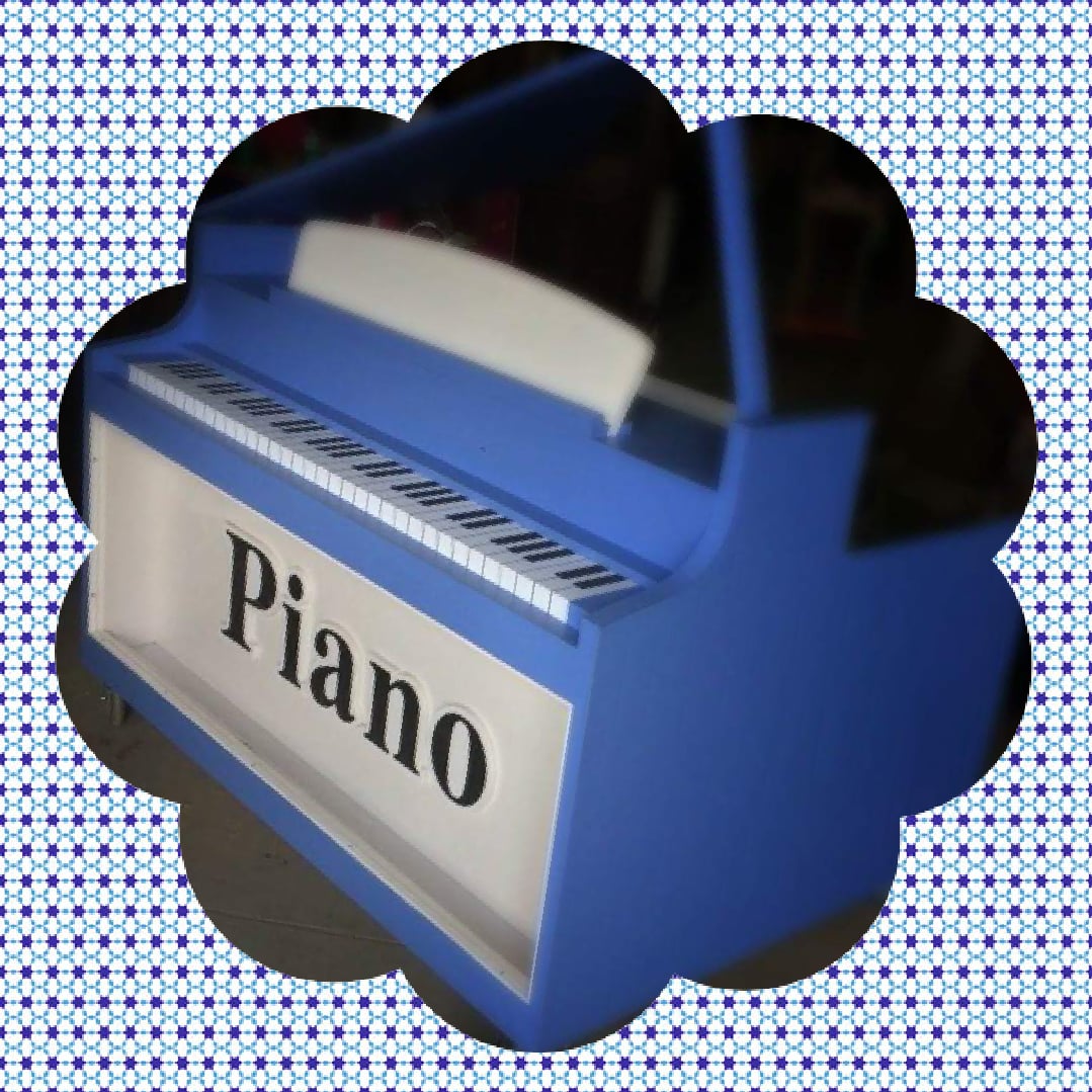皮恩諾 PIANO - ((((( 6月14日下午1點 ))))) 皮恩諾將首度亮相藍色三角鋼琴吧檯喔！...