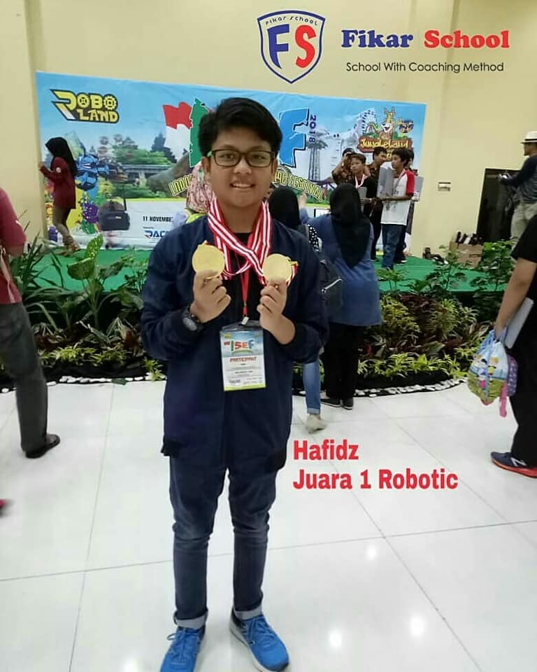 Fikar School - Peraih Gold Robotic 