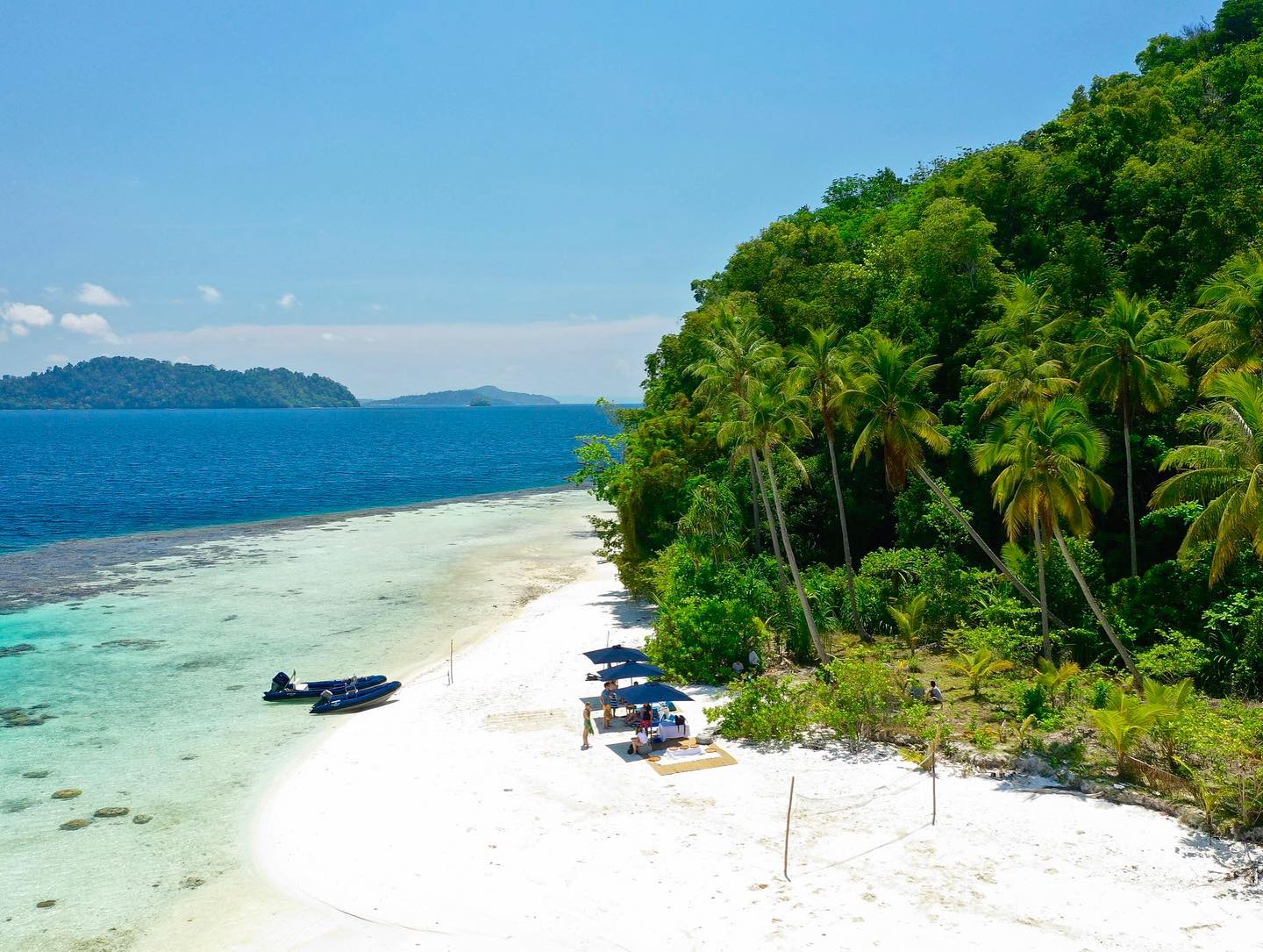 Rascal Voyages - Double tap id Komodo Island is on your... | Facebook