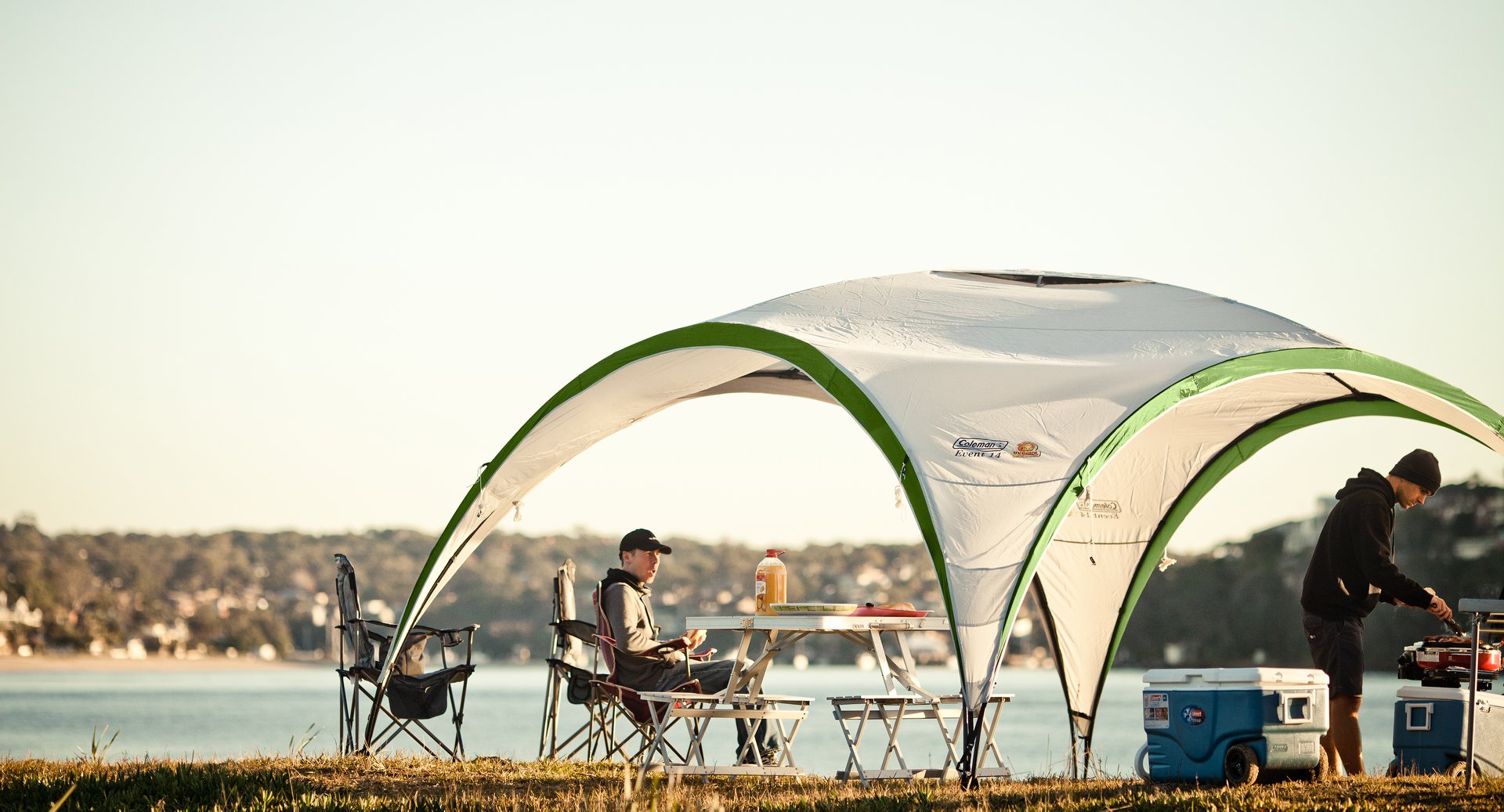Cool down in style with the Coleman Quick-Up Shade DR 🏕️ Rain or