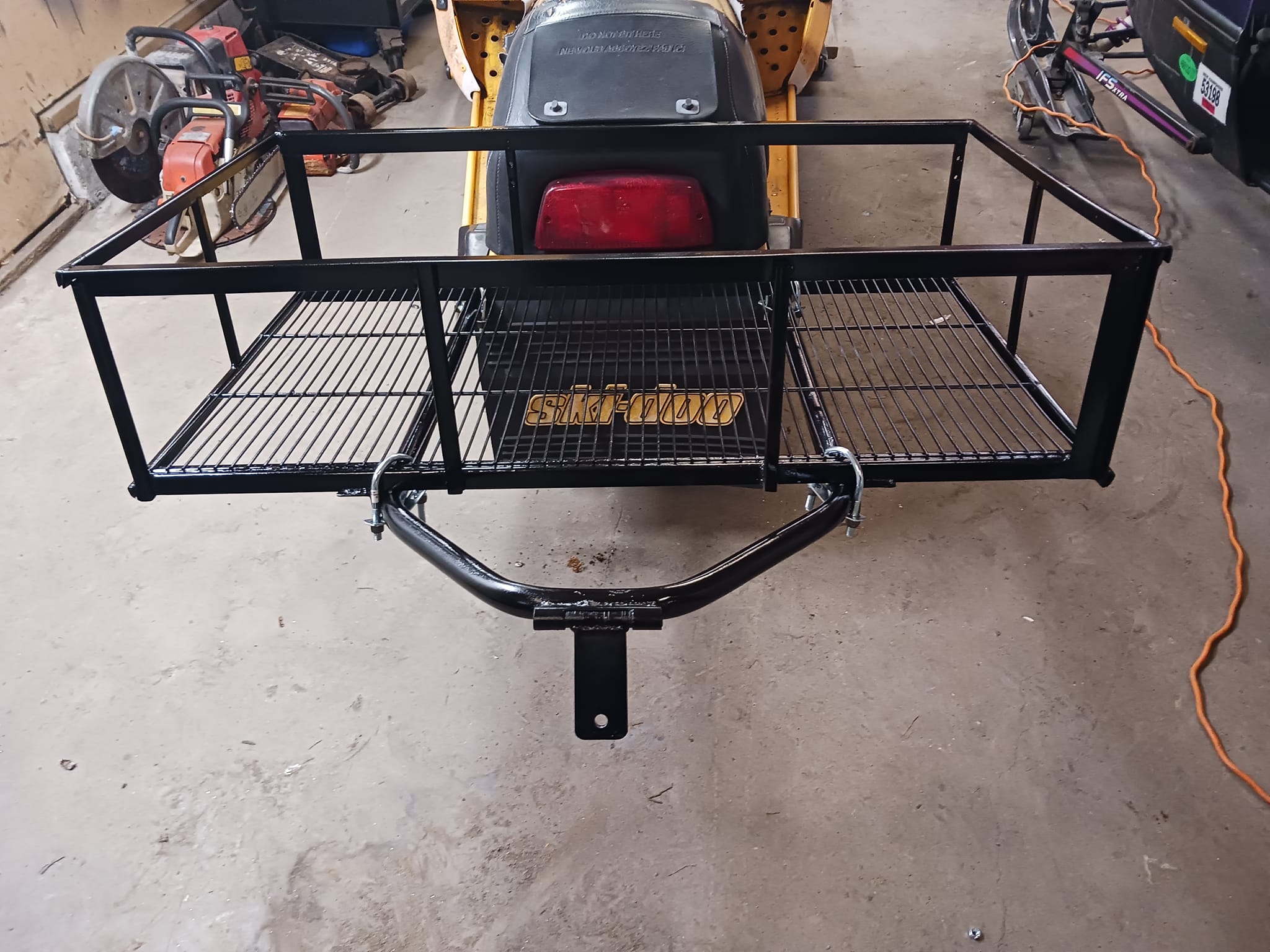 tow bar fishing rod holder Extreme Max 3005.4275 Aluminum Pivoting for 2" Hitch Receivers they lock in without needing to realign Fishing rod holder for 2"
