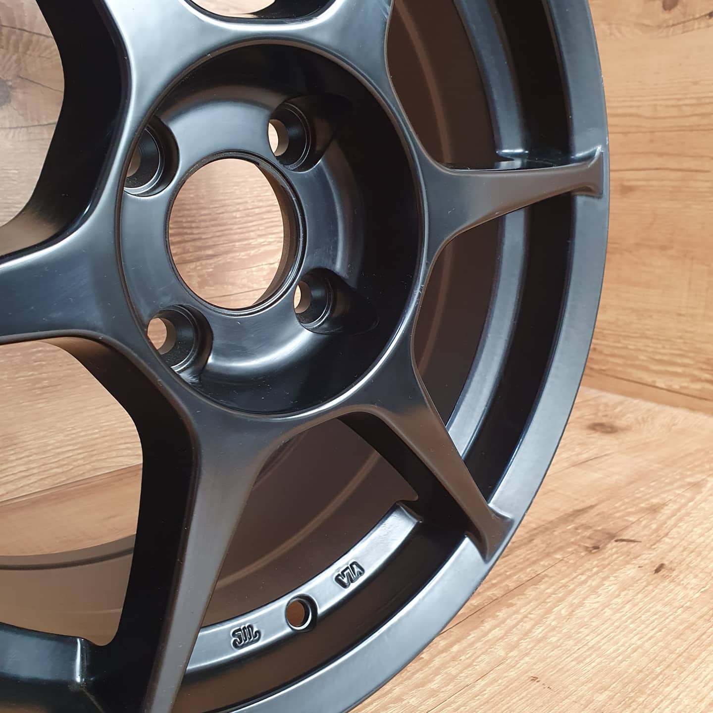 Kosei P1 Racing Aro 15 Tala 7 Furação 4x100 ET 6,3kg cada roda