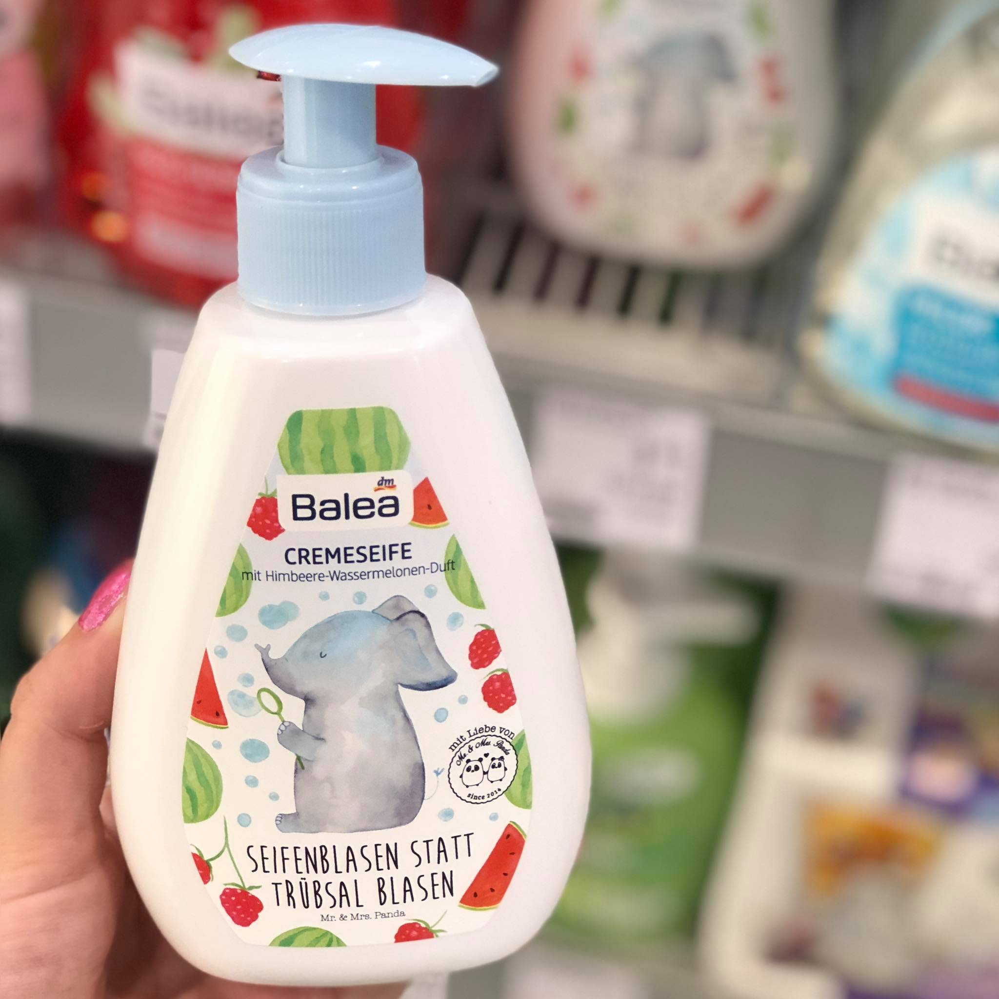 Seifenblasen statt Trübsal blasen“ – die Cremeseife der neuen Limited Edition von Balea bei dm drogerie markt Österreich macht uns das ganz leicht. 😍