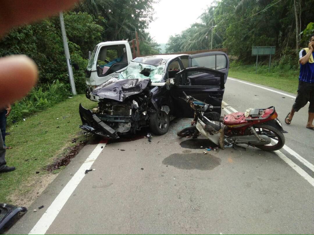 Kemalangan Di Jalan Paloh Kami Anak Jati Kluang Johor Facebook