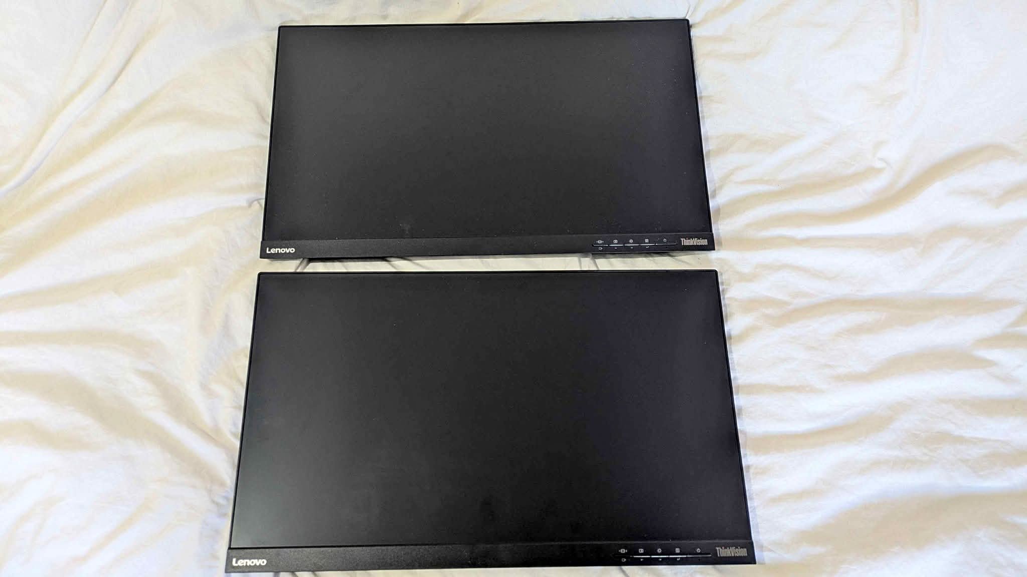 2× Lenovo ThinkVision 24