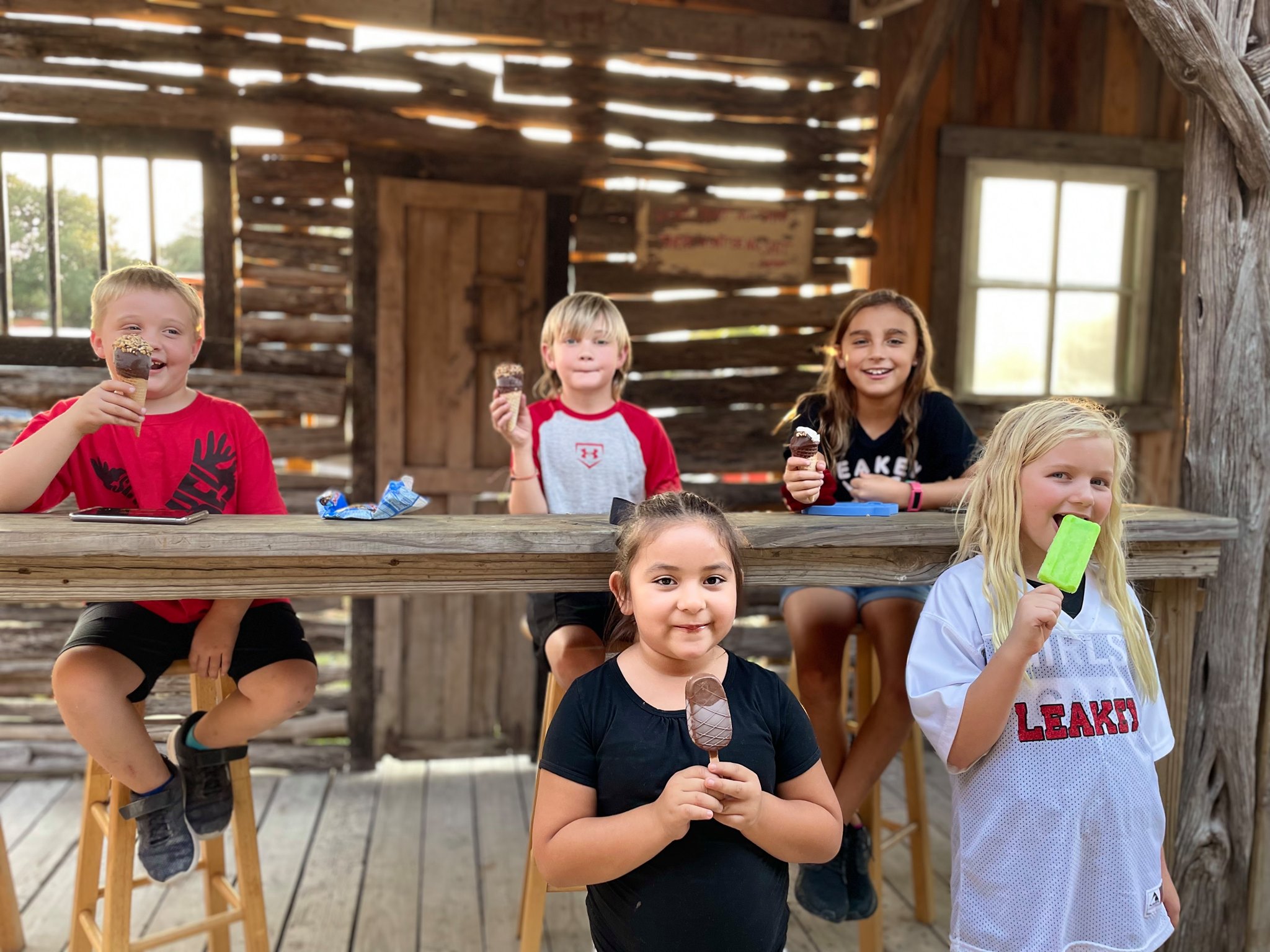 The Historic Leakey Inn - Home | Facebook