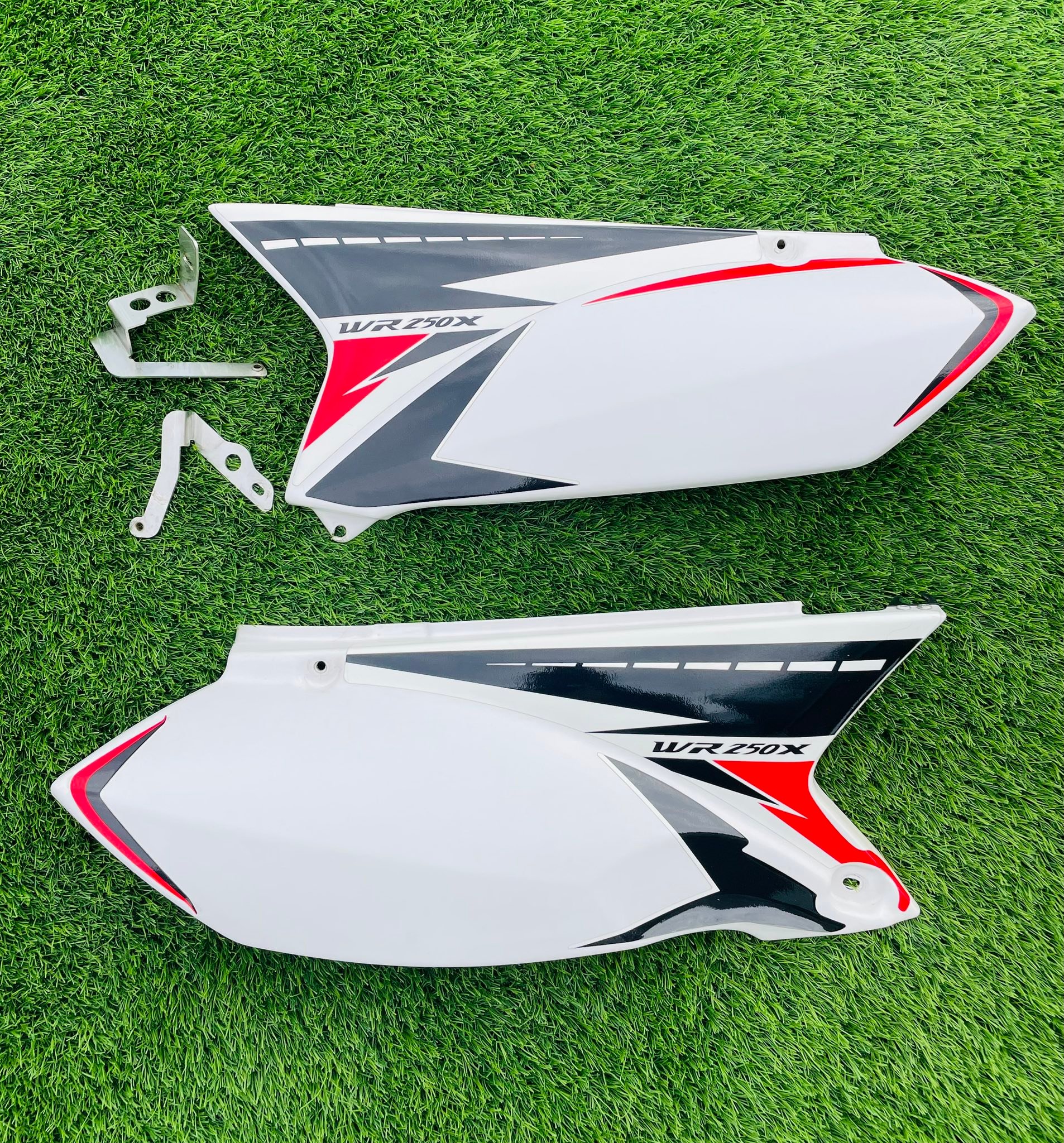 Brand new Yamaha WR250 Zero-G white side cup for sale