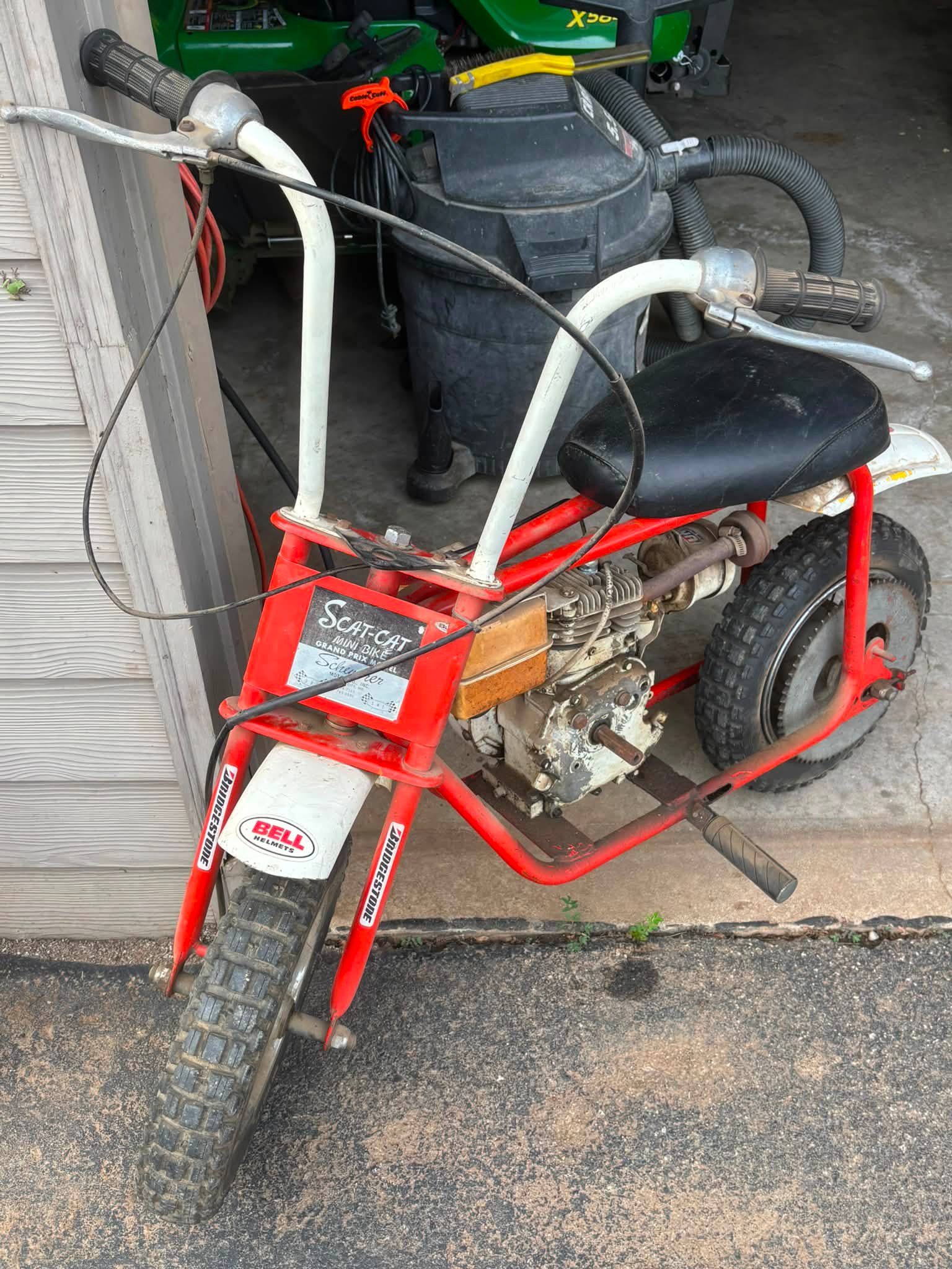   677 ミニキャット キルロイ Identifying a vintage mini bike model and parts