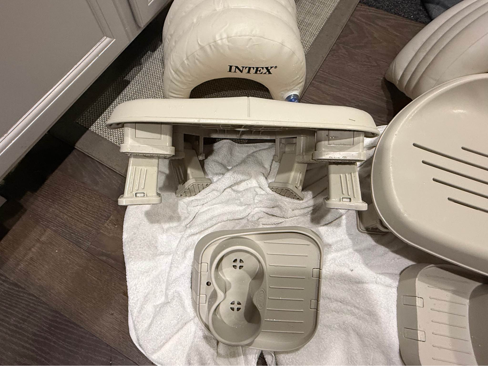 Purespa 4 Person 120-Jet Inflatable Hot Tub ‼️great condition - Pools ...