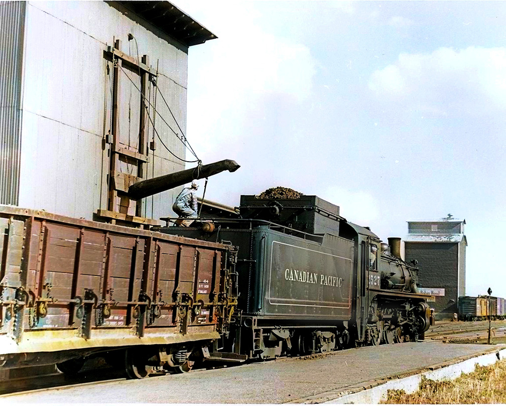 Eastern Townships Roots | Canadian Pacific freight train stopped at ...