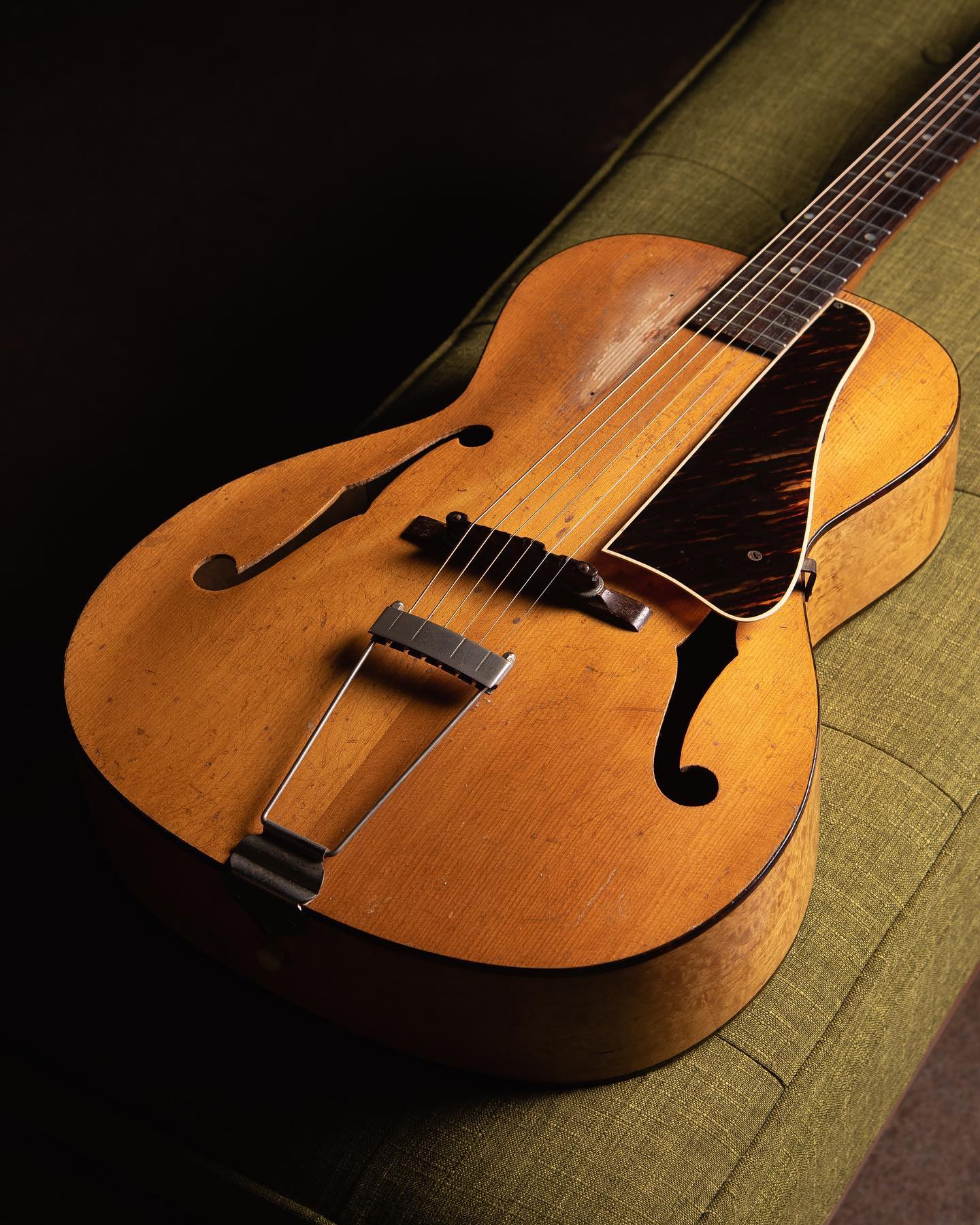 1947 Gibson L-48 arch top jazz guitar