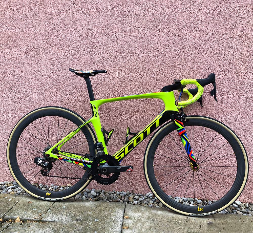 Scott Foil + SRAM Red eTap AXS + Zipp 454 NSW